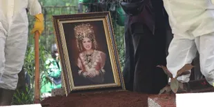 Sebelum Meninggal Dunia, Dorce Gamalama Sempat Sambangi Masjid yang Ia Wakafkan