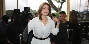 Sebut Dirinya 'Papha', Pria Asal Pakistan Ini Membela Hilda Vitria di Twitter