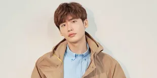 Secara Diam-Diam, Lee Jong Suk Sudah Masuk Wajib Militer Mulai Hari Ini
