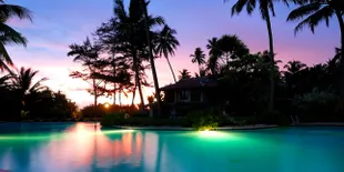 Segarkan Badan dengan Berenang di Kolam Ajaib Ini, Yuk!