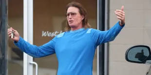 Segera Jadi Wanita, Ayah Kim Kardashian Kembali Curhat