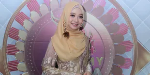Selamat! Ega Noviantika Dapat Penghargaan Silver Play Button dari Youtube