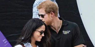 Selamat! Pangeran Harry &#38; Meghan Markle Akhirnya Resmi Tunangan