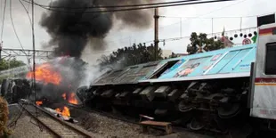 Seleb Indonesia Pun Berduka Atas Kecelakaan KRL vs Truk BBM