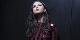 Selena Gomez Cuma Memanfaatkan The Weeknd Demi Karir?