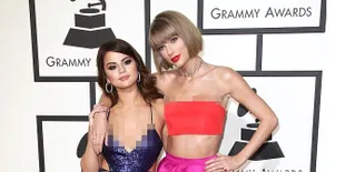 Selena Gomez Ungkap Cerita Awal Pertemanannya Dengan Taylor Swift