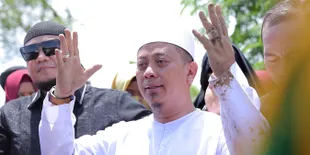Selesai Dimakamkan, Opick Bercerita Jika Istrinya Adalah Sosok Yang Rajin Beribadah