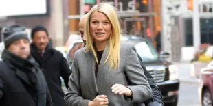 Selfie Berkeringat, Gwyneth Paltrow Unggah Foto Topless