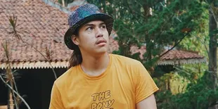Selfie El Rumi Tampil dengan Rambut Belah Pinggir, Netizen: Jamet