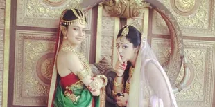 Selfie Gokil Para Bintang 'Mahabharata' Sebelum ke Indonesia