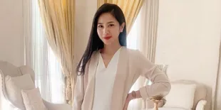 Selfie Tanpa Makeup, Bunga Zainal Tetap Cantik dan Glowing