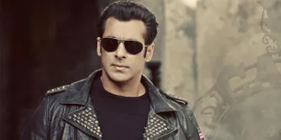 Selfie Topless Sebelum Tidur, Salman Khan Bikin Jantung Deg-Degan