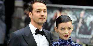 Selingkuhan Kristen Stewart Akhirnya Bercerai