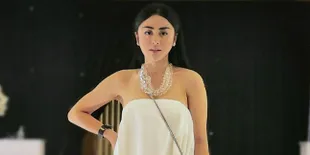 Selvi Kitty Pakai Bikini di Sungai, Netizen: Seneng Banget Umbar Aurat