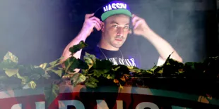 Semakin Larut, Clubber Penuhi Acara Smirnoff Ice Pop Up Club