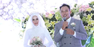 Sempat Kisruh, Angel Lelga Buka Suara Soal Pernikahannya Dengan Vicky Prasetyo