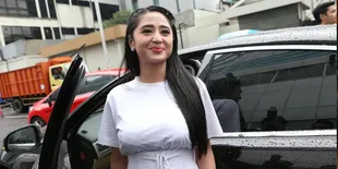 Sempat Menolak Tawaran Sandiaga, Dewi Perssik Bakal Jadi Duta Keselamatan Lalin DKI