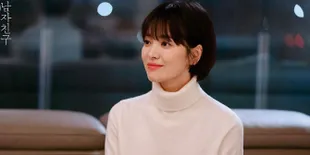 Senyum Cantik Song Hye Kyo Bikin Aktor Gagal Fokus &#38; Harus Ulang Syuting