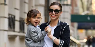 Seperti Apa Si Kecil Flynn Bloom di Mata Miranda Kerr?