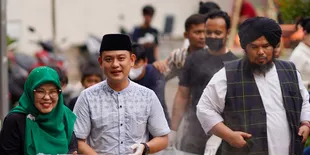 Seperti Richard Lee, Bobon Santoso Didampingi Ustaz Derry Sulaiman Kala Baca Syahadat