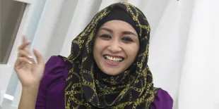 Septy Sanustika Kantongi Izin Suami Untuk Lepas Hijab