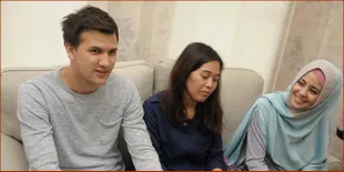Serba Putih, Konsep Pernikahan Risty Tagor dan Stuart Collin