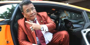 Sering Berpenampilan Mahal, Hotman Paris Ternyata Pakai Dompet Harga Rp 50 Ribu