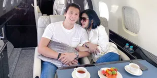 Sering Tunjukkan Kemesraan Bersama Reino Barack, Syahrini: Kadang Kita Tidak Terkontrol