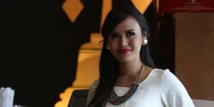 Seru! Nita Sofiani Ikut Lomba 17-an di KJRI Mumbai Bareng Ibu-Ibu