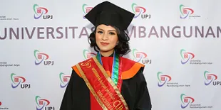 Setelah Lulus Cumlaude, Donita Bakal Jadi Pegawai Kantoran?