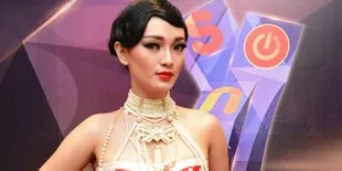 Setelah Melecehkan Indonesia, Zaskia Gotik Kabur ke Bandara