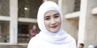 Setiap Selesai Salat, Prilly Latuconsina Selalu Baca Ayat 1000 Dinar