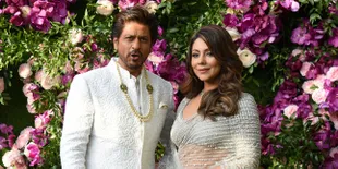 Shahrukh Khan Selimuti Rumah Mannat dengan Plastik, Sempat Diduga Karena Corona