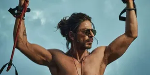 Shahrukh Khan Tertangkap Kamera Belanja di Supermarket Jeddah, Fans Heboh