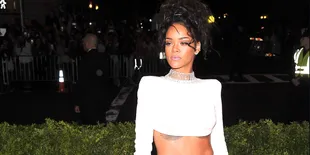 Shakira: Rihanna Wanita Terseksi Yang Pernah Hidup!