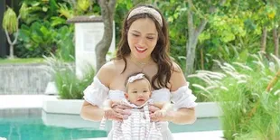 Shandy Aulia Unggah Foto Bareng Anak dan Suami di Laut, Berat Badan Baby Claire Malah Jadi Sorotan