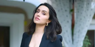 Shraddha Kapoor Tertangkap Kamera Jalan Bareng Rahul Mody, Resmi Pacaran?