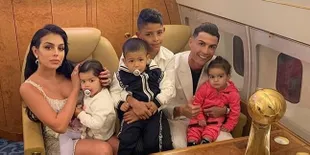 Si Kembar Ulang Tahun, Cristiano Ronaldo Rela Dandan Jadi Aladdin