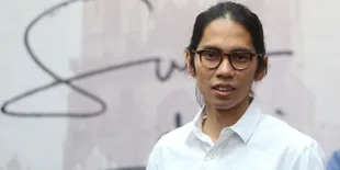 Siap Adaptasi 'Akar', Angga Tunggu Seri Buku Terakhir Supernova