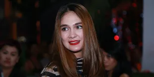 Siap Nikah, Sebagai Perempuan Luna Maya Menunggu Saja