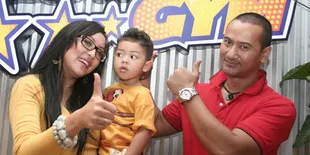 Sibuk Akting, Mudji Massaid Tak Lupakan Angie