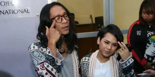 Sidang Lagi, Pihak Aming Bawa Bukti Cekcok Berupa 'Foto Mesra'