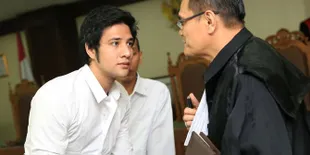 Sidang Putusan, Pesinetron Ammar Zoni Divonis Satu Tahun Tapi...