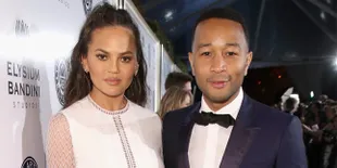 Sikap Romantis John Legend Saat Chrissy Teigen Mabuk, So Sweet!