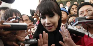 Silicon Payudara Meleleh, Melinda Dee Mengeluh Tak Bisa Tengkurap