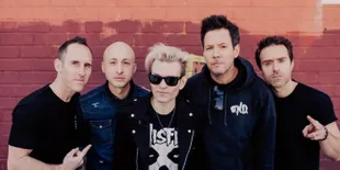 Simple Plan Kolaborasi Dengan Vokalis SUM 41 Deryck Whibley di Single 'Ruin My Life' - Pertemuan Pertama Menciptakan Sebuah Karya