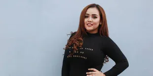 Sindir Artis Senior Suka Pansos, Clara Gopa: Kalau Udah 'Legend' Tunjukkan Prestasi
