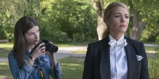 Sinopsis Film 'A SIMPLE FAVOR', Menguak Teka-Teki Hilangnya Blake Lively