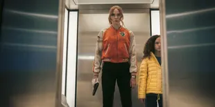 Sinopsis Film GUNPOWDER MILKSHAKE yang Tayang di TV Malam Ini, Kamis 4 Desember 2025 Jam 23.00