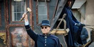 Sinopsis 'WAITING FOR THE BARBARIANS', Kisah Johnny Depp Sang Petugas Otoriter yang Sadis